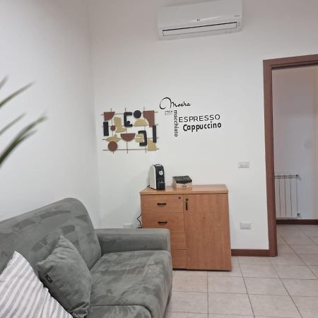 Ferienwohnung Laura Four Messina Exterior foto