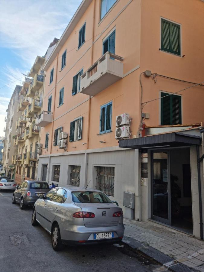 Ferienwohnung Laura Four Messina Exterior foto
