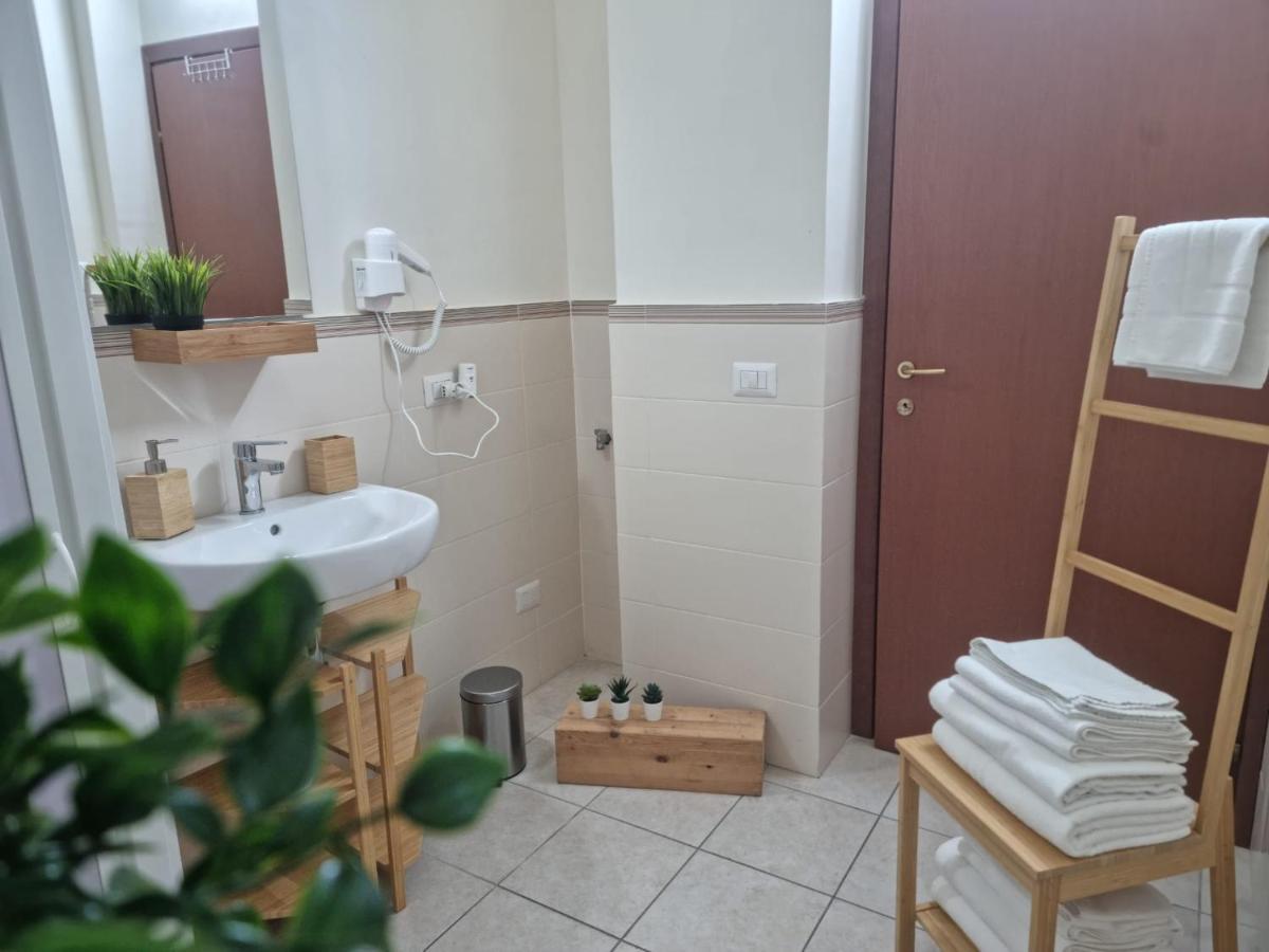 Ferienwohnung Laura Four Messina Exterior foto